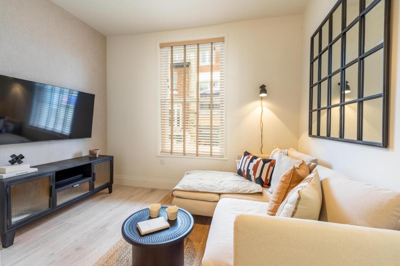 The Lark Apartment York Exterior photo